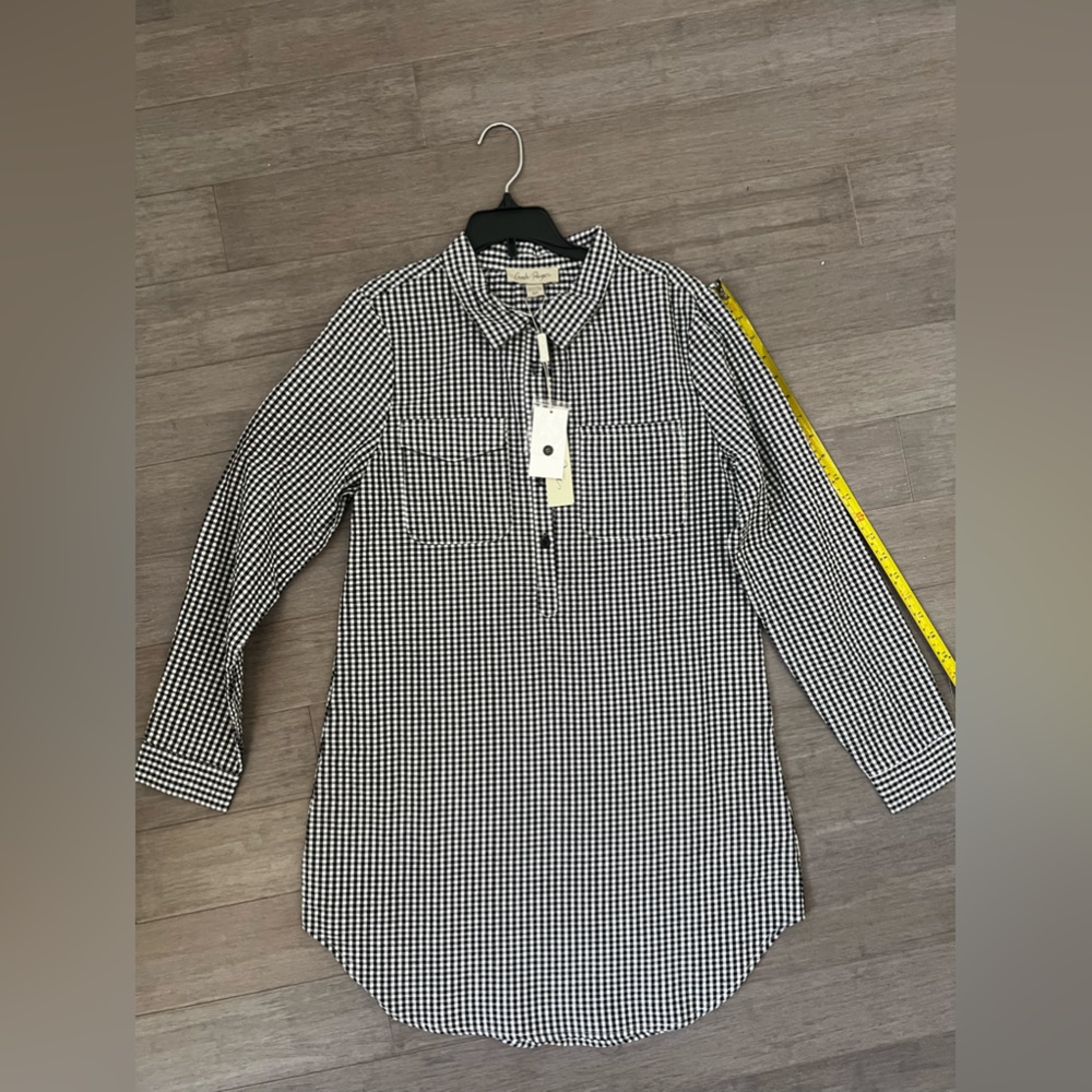 Charlie Paige dress. Size small. Shirt dress. Black/white. Buttons